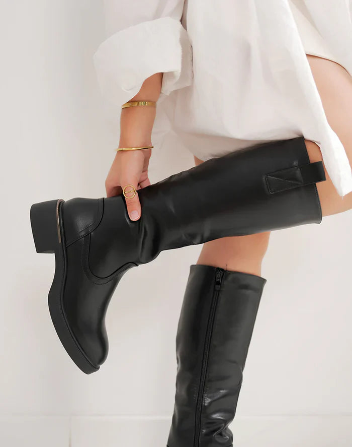 Bottes cavalières classiques avec détail doré