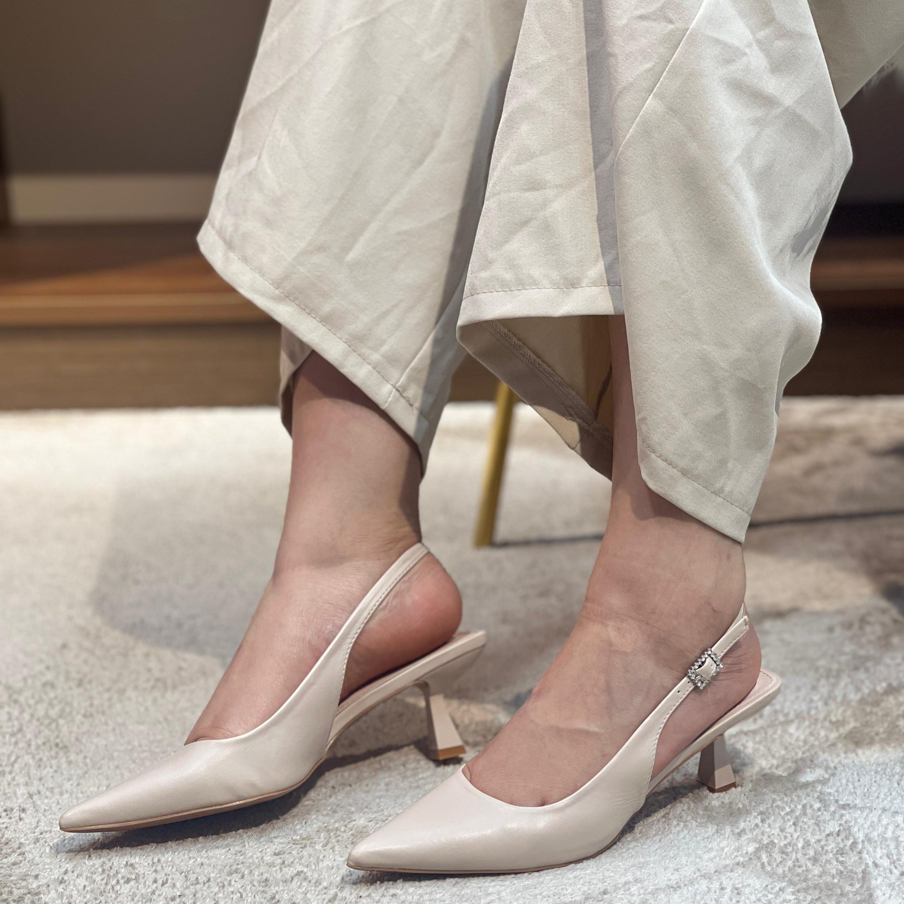 Escarpins slingback à boucle en strass