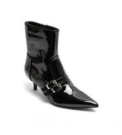 Demi bottes à talons aiguilles avec bouts pointus et boucles