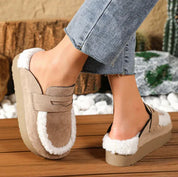 Sabot en suédine cuir fourrée à plateforme et semelle crantée