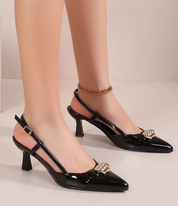 Escarpins à bout pointu et talon carré  avec coquillage doré