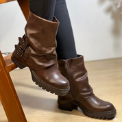 Demi bottes montantes à revers et boucles