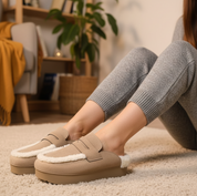 Sabot en suédine cuir fourrée à plateforme et semelle crantée