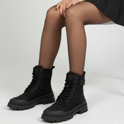 Brodequin  à lacets, montantes jusqu'à la cheville