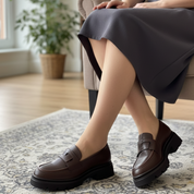 Mocassins marron à semelle épaisse et bride décorative