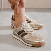 Baskets au design rétro avec une touche mode assumée