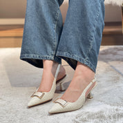 Élégance Naturelle – Les Slingbacks Texturés de l'Été