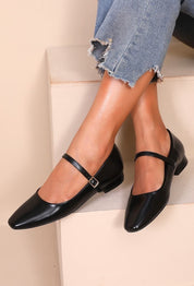 Ballerines à bout rond et bride fine