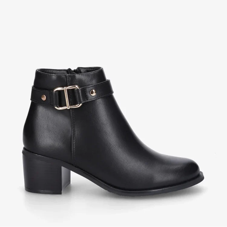 Demi bottes en simili à ceinturon décoratif