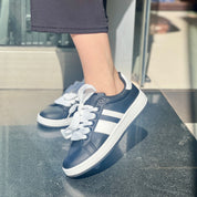 Basket style épuré et décontracté.