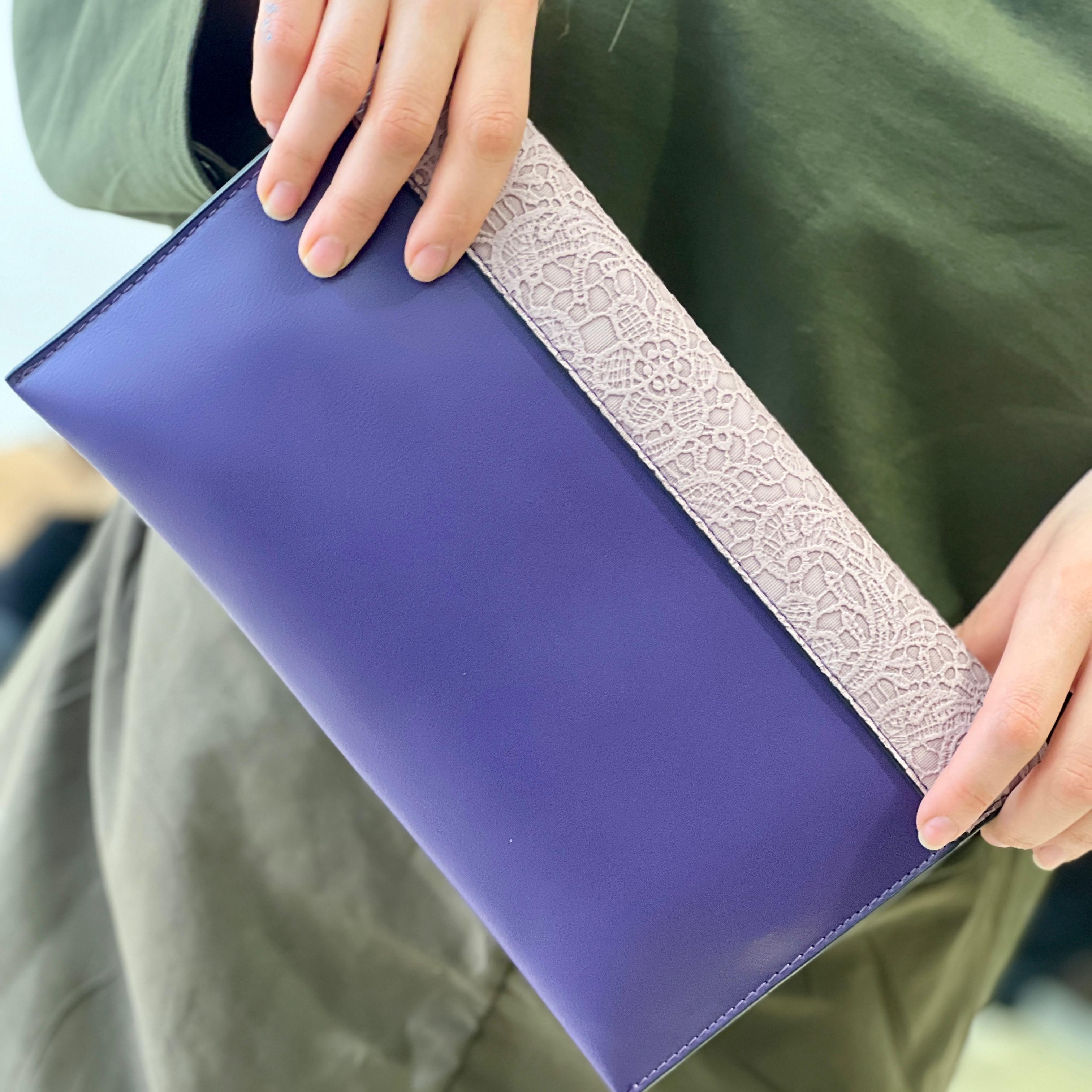 Pochette Bandoulière à Rabat Effet Broderie