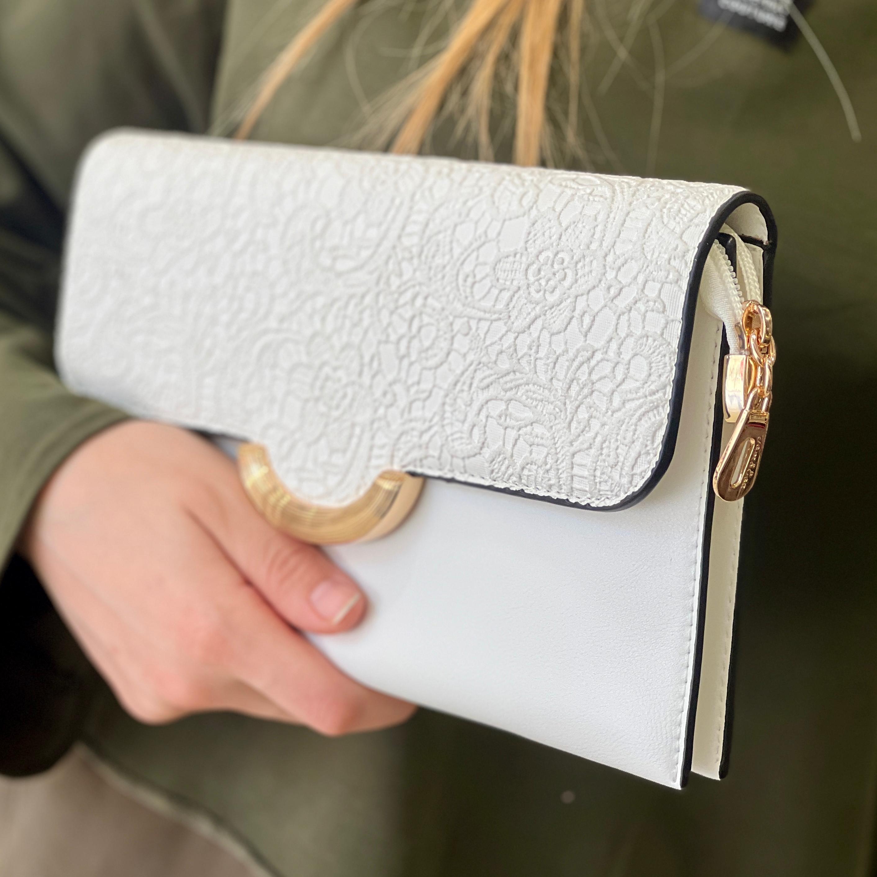 Pochette Bandoulière à Rabat Effet Broderie