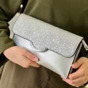 Pochette Bandoulière à Rabat Effet Broderie