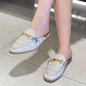 Babouche plates et argentées avec fil métallique et boucle