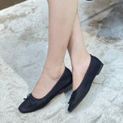 Ballerines en maille ornées