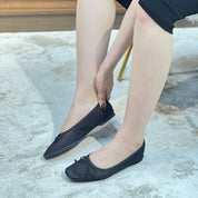 Ballerines en maille ornées