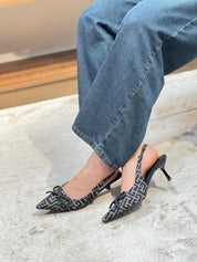 Escarpins ouverts avec petit talon et nœud décoratif