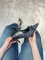 Escarpins ouverts avec petit talon et nœud décoratif