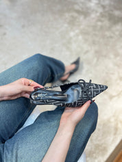 Escarpins ouverts avec petit talon et nœud décoratif