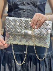 Pochette à rabat en similicuir argenté métallisé effet tissé