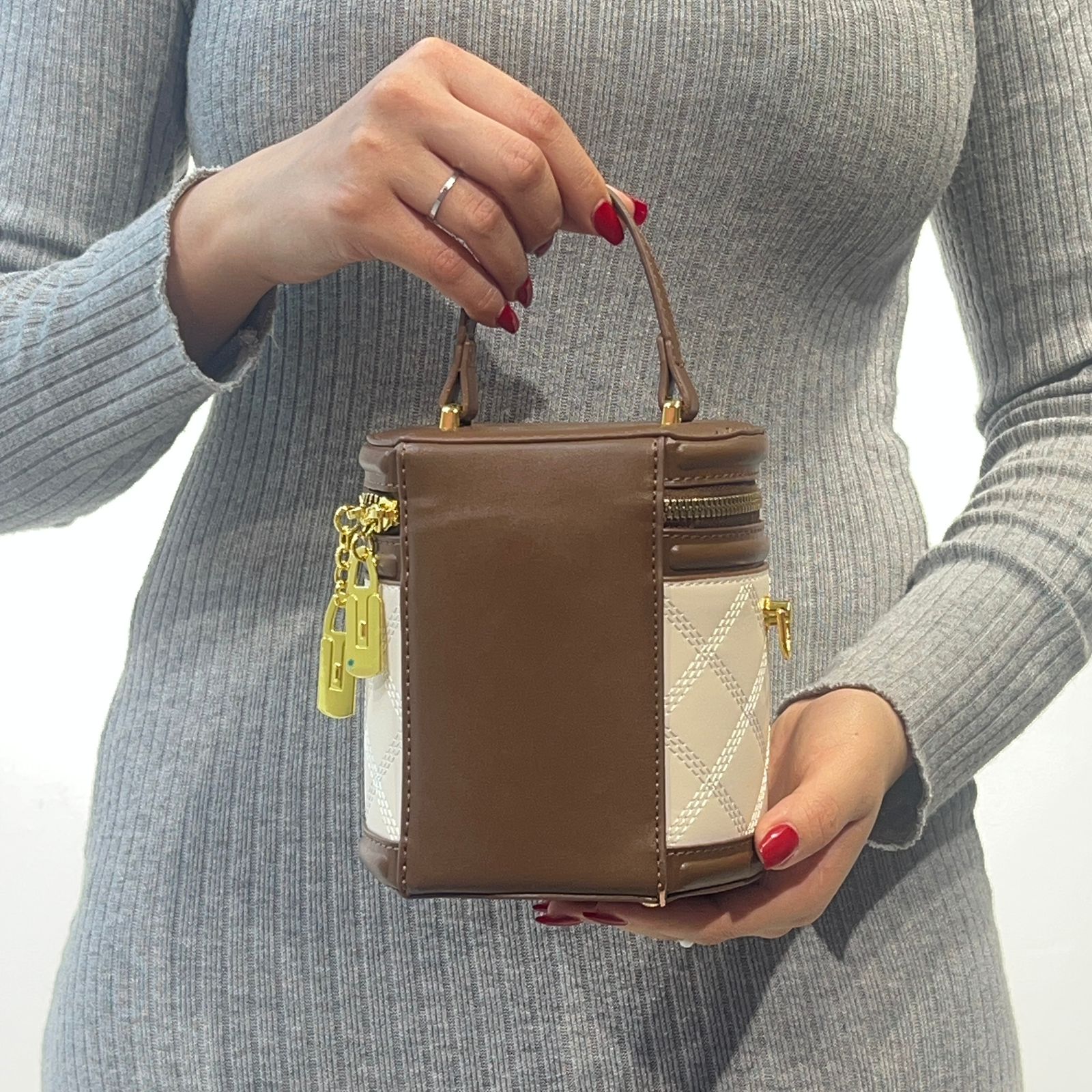 Sac bandoulière cylindrique à bijoux en cuir