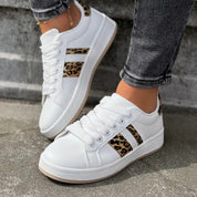 Basket style épuré et décontracté.