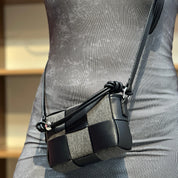 Pochette pour téléphone effet tissu tissé