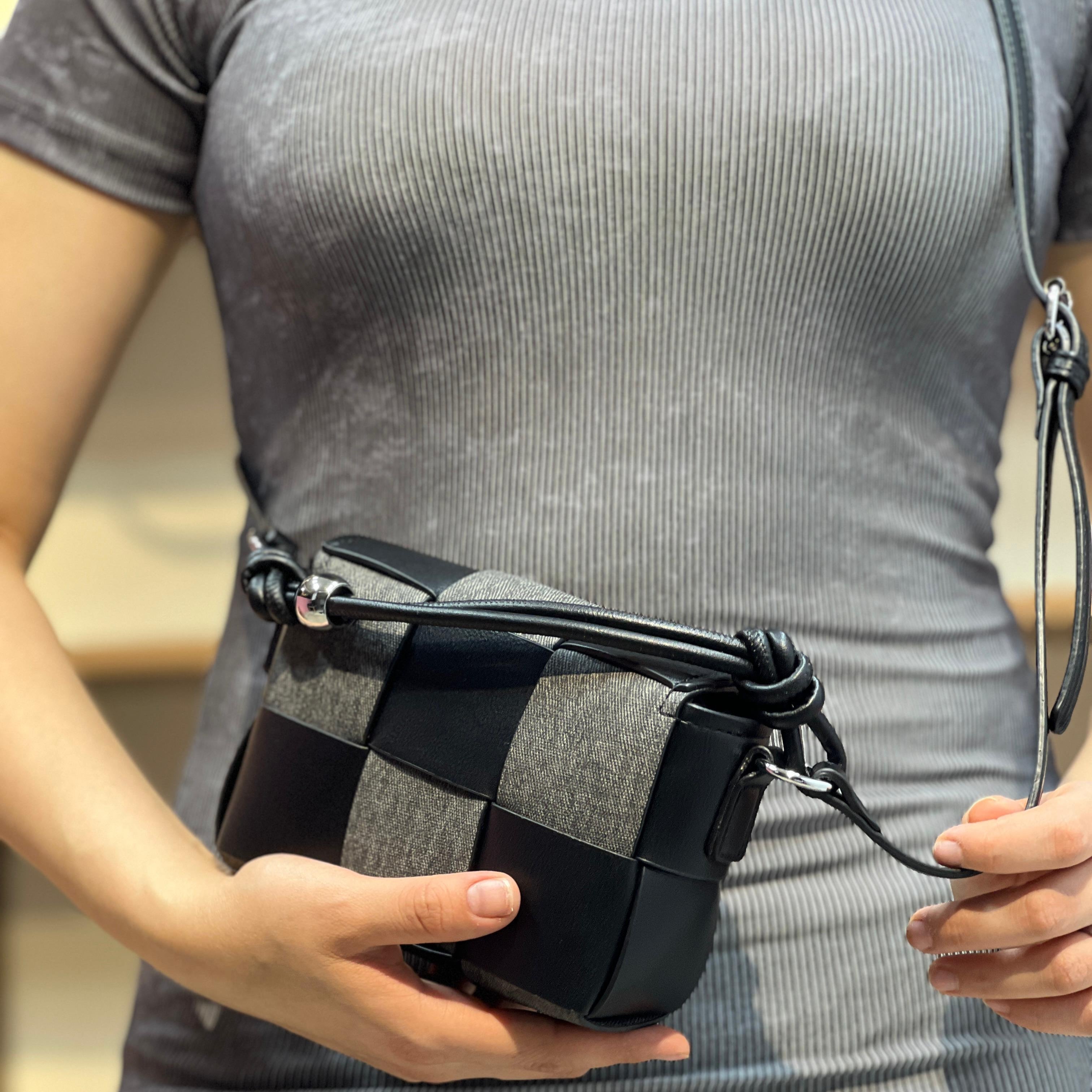 Pochette pour téléphone effet tissu tissé