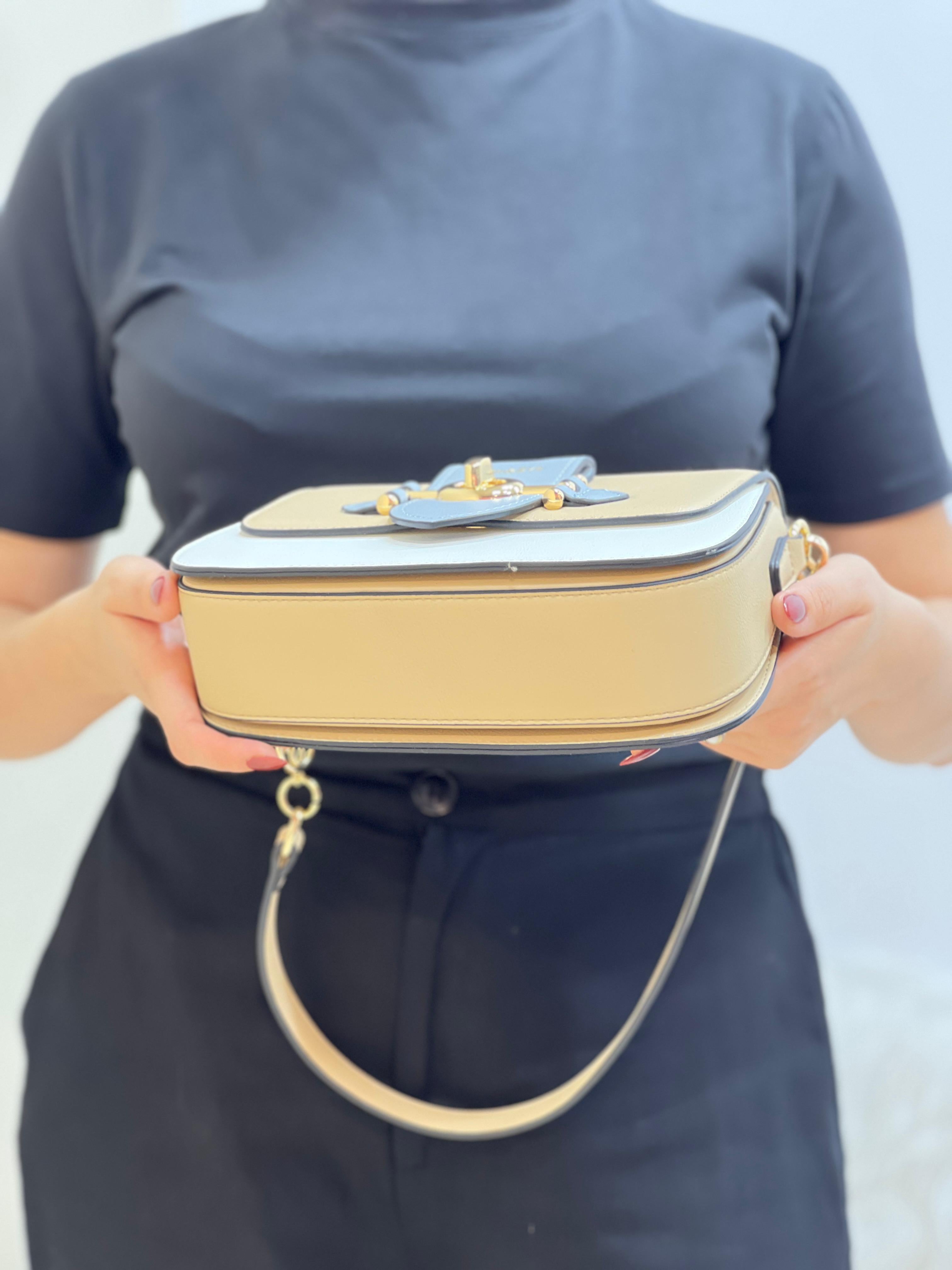 Sac à main en simili cuir