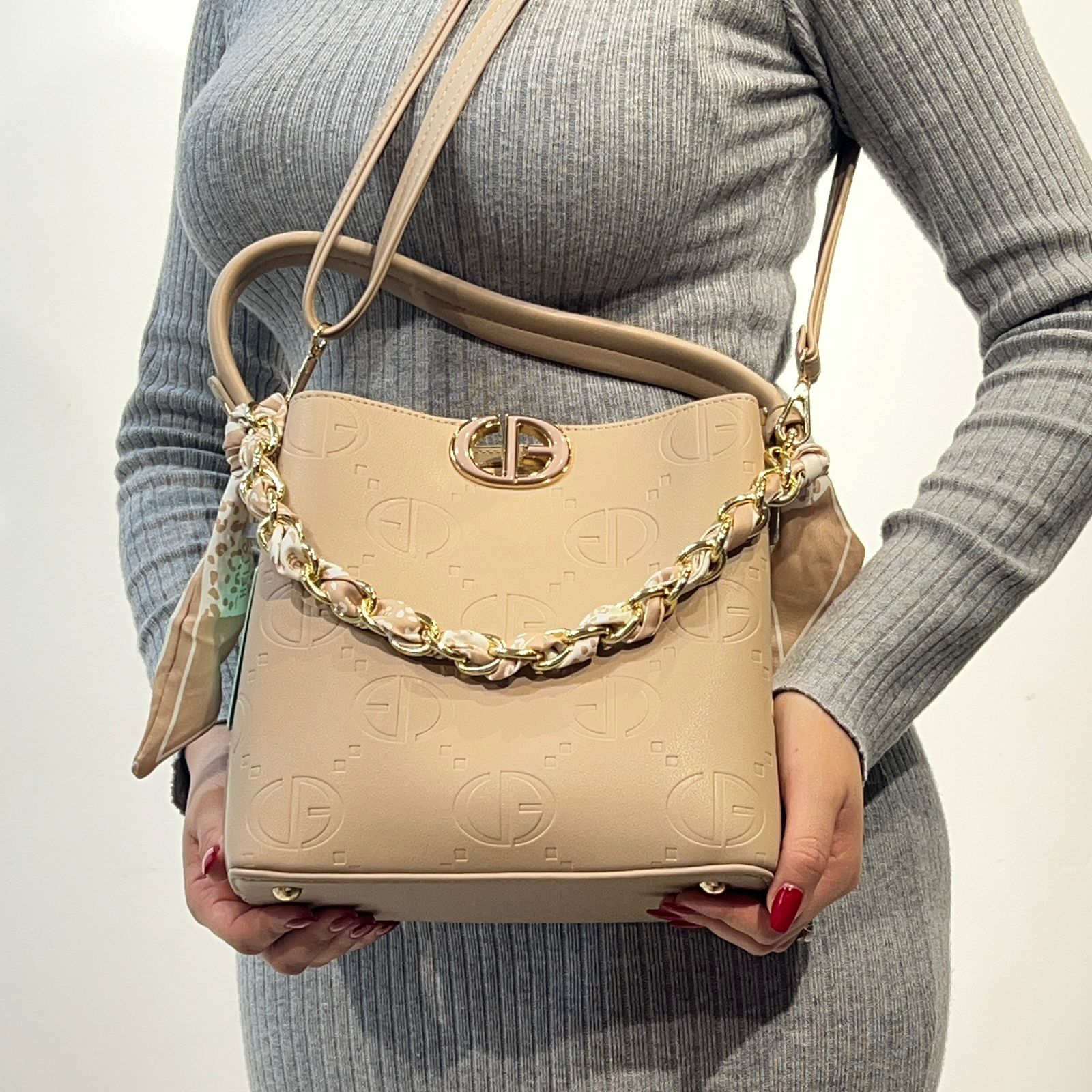 Sac sceau chaine foulard noir