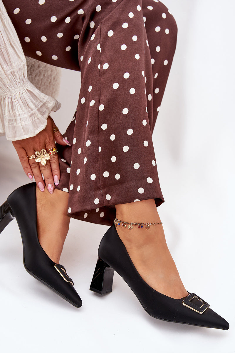 Escarpins avec boucle décorative