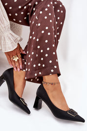 Escarpins avec boucle décorative