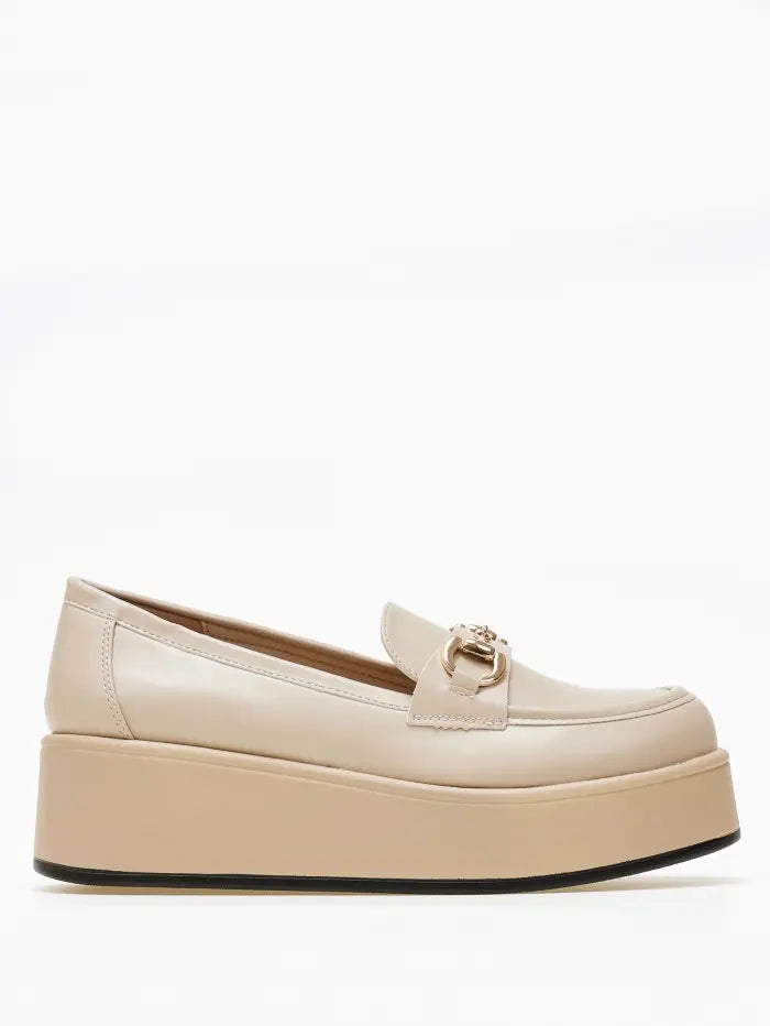 Mocassins à plateforme avec détails métalliques