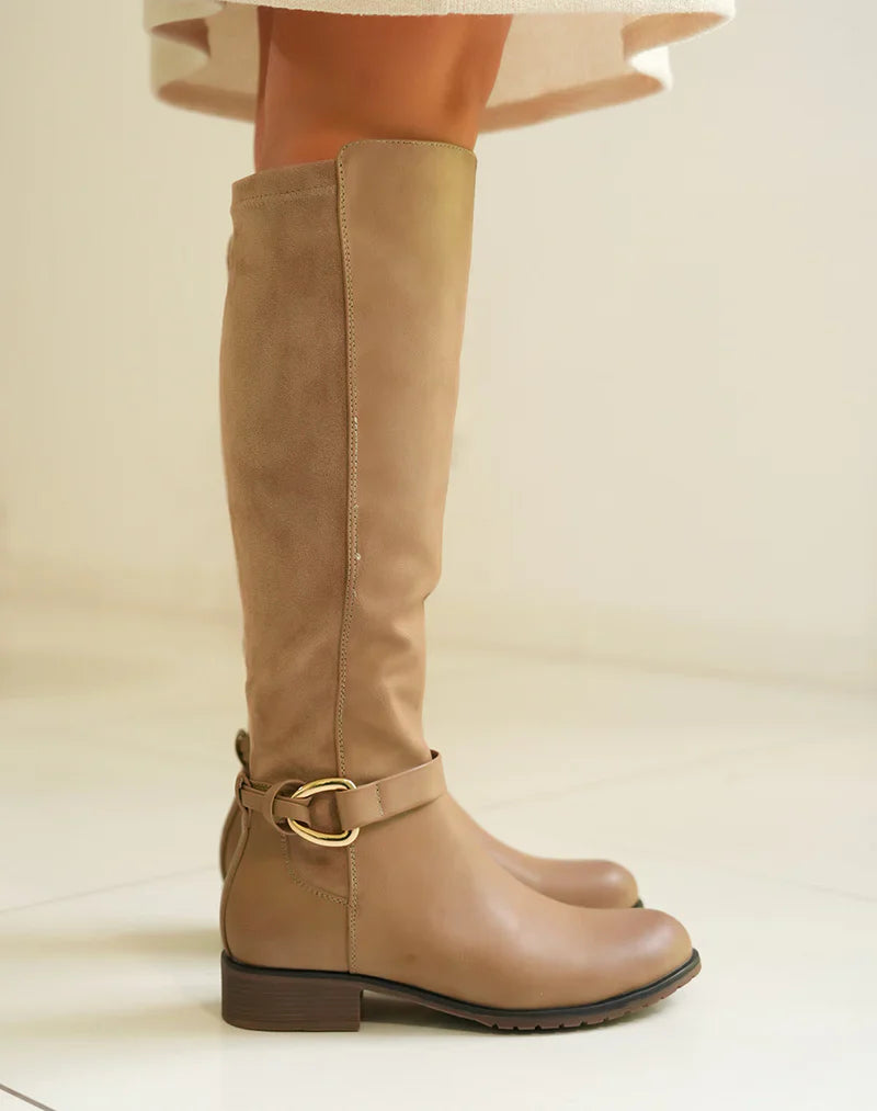 Botteshautes avec lanière et boucle détails en daim