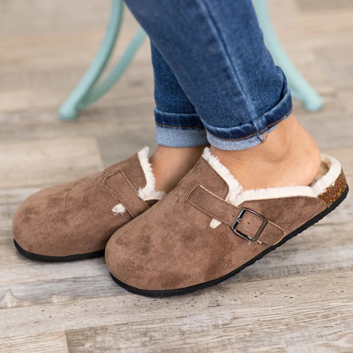 Sabots fourrés à boucle