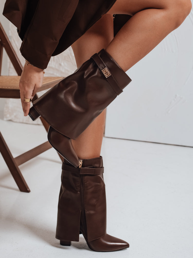 Demi bottes à talons avec tige à revers et ornements