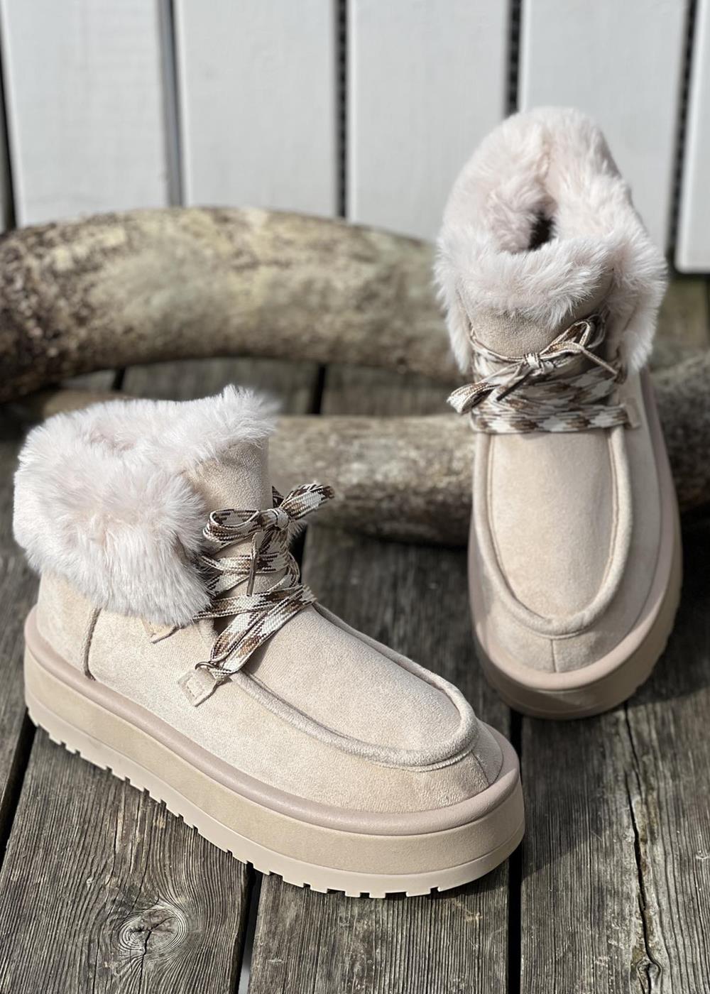 UGG à plateforme avec fourrure